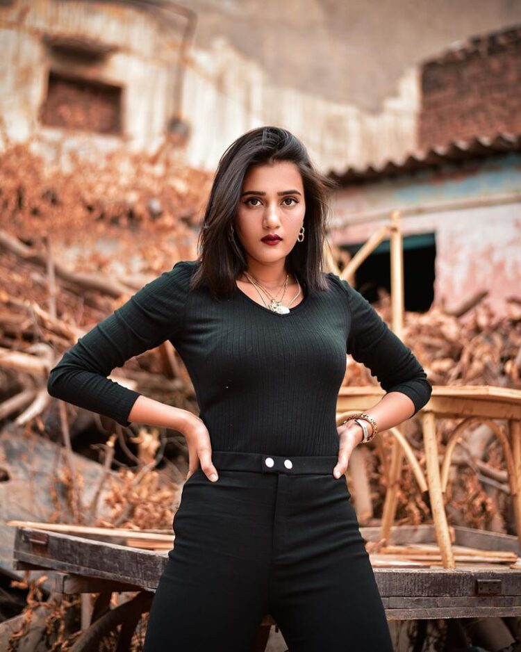 riya mavi 9
