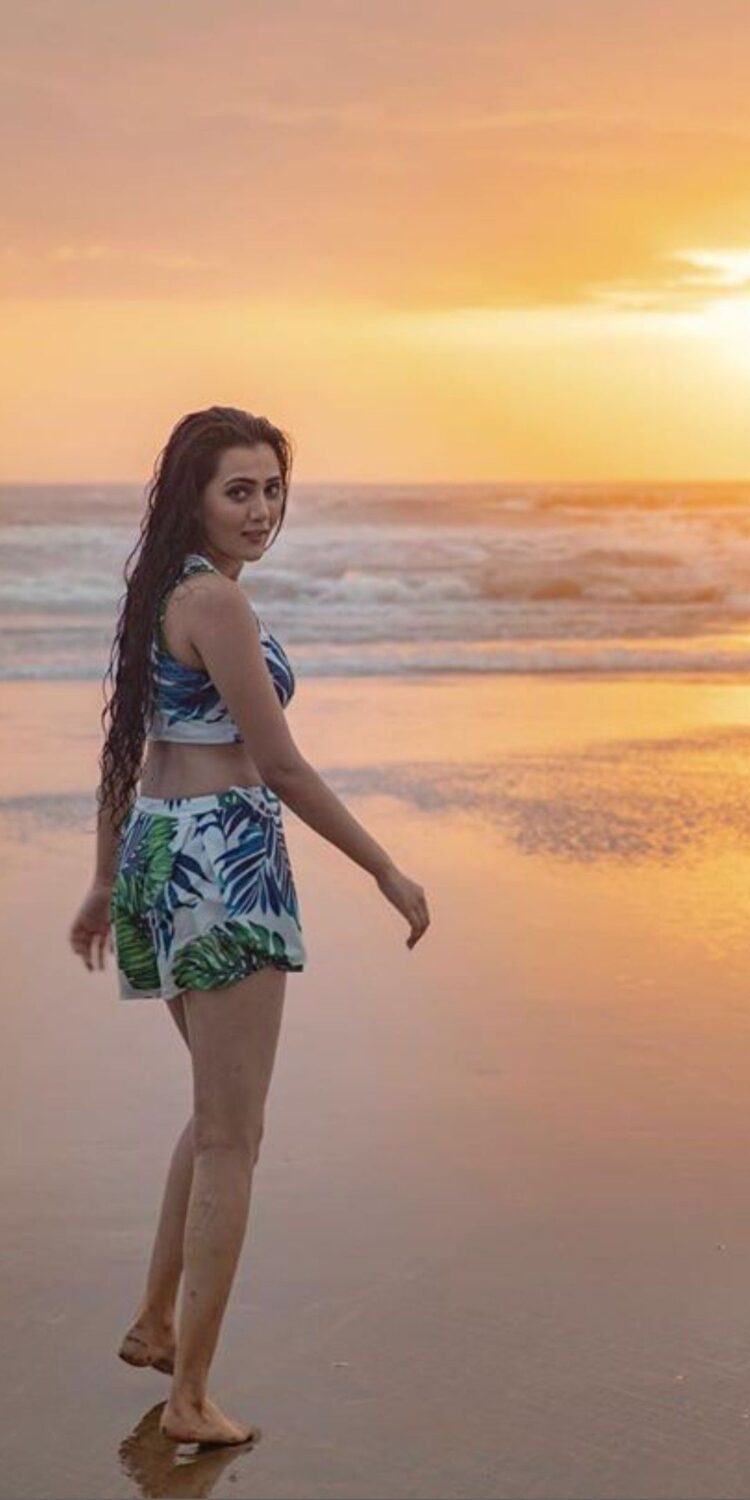 riya mavi