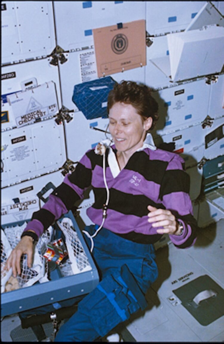 roberta bondar 3