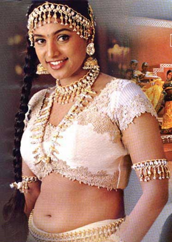 roja selvamani 8