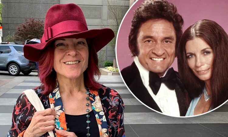 10 Hot Sexy Rosanne Cash Bikini Pics