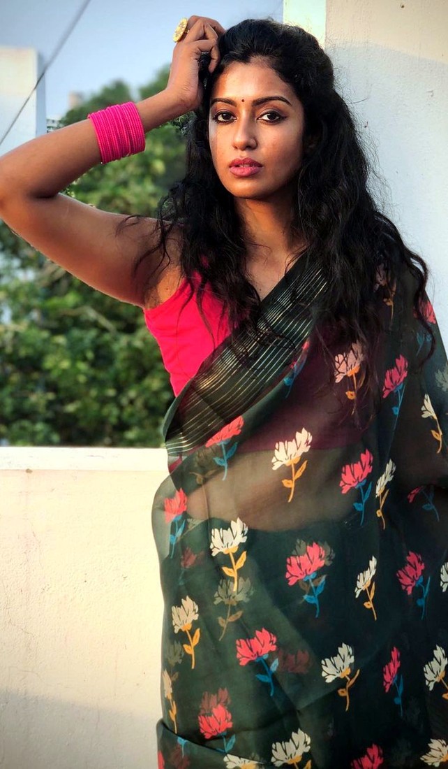 roshini haripriyan 1