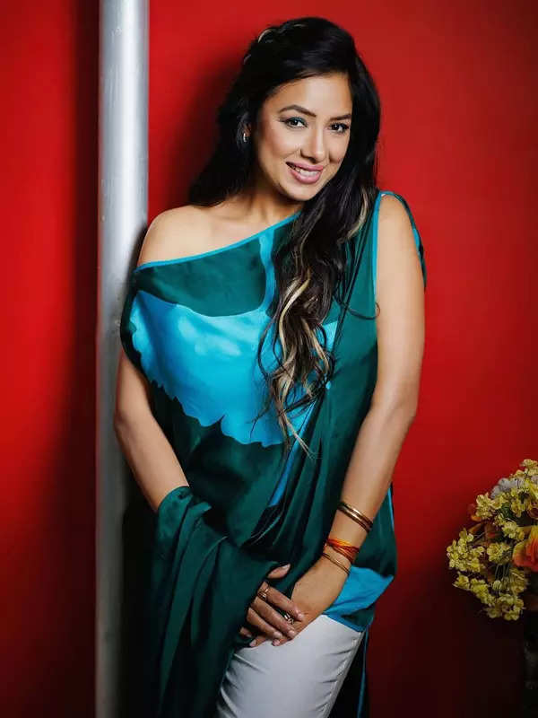 rupali ganguly 9