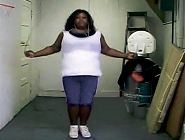 9 Hot Sexy Ruth Dudley Bikini Pics