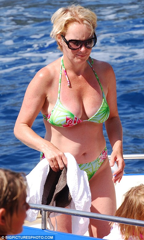 sally dynevor 6