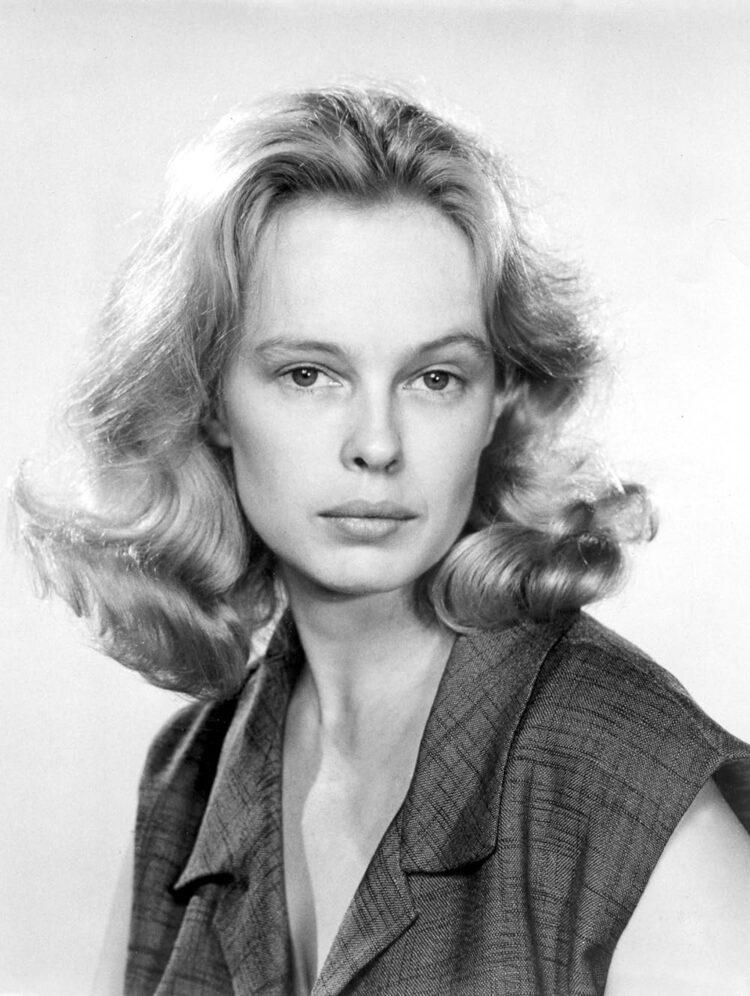 sandy dennis 6