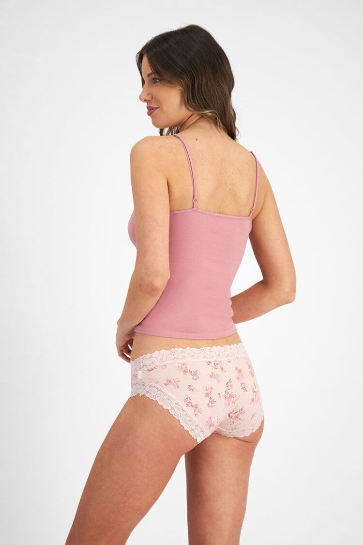 sarah.plain .and .tall 3