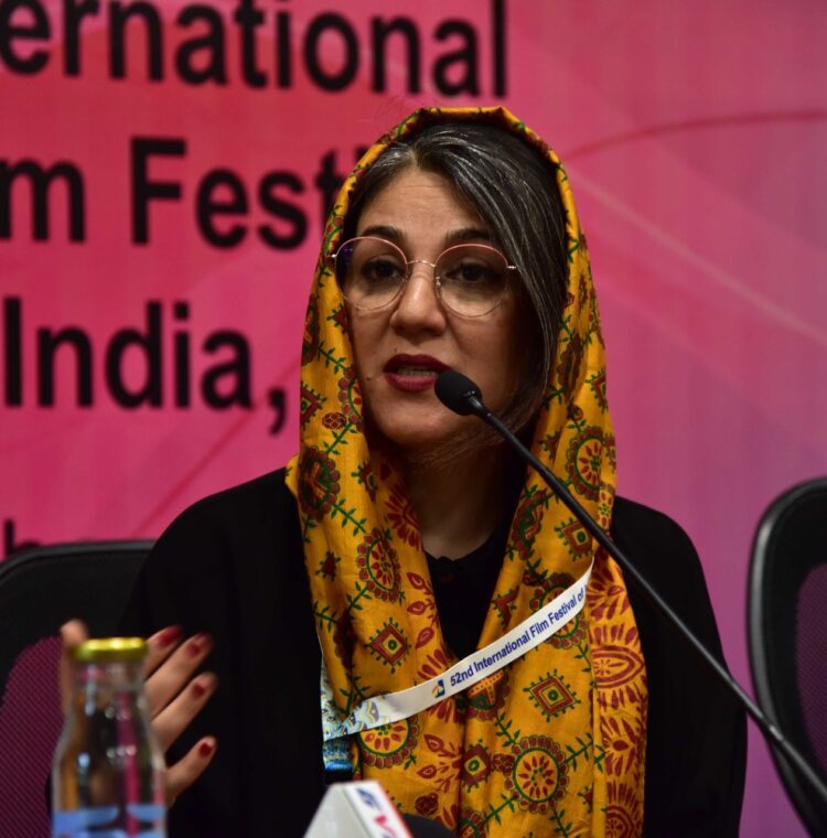 10 Hot Sexy Setareh Eskandari Bikini Pics