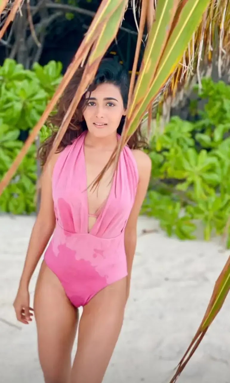 shalini pandey 4