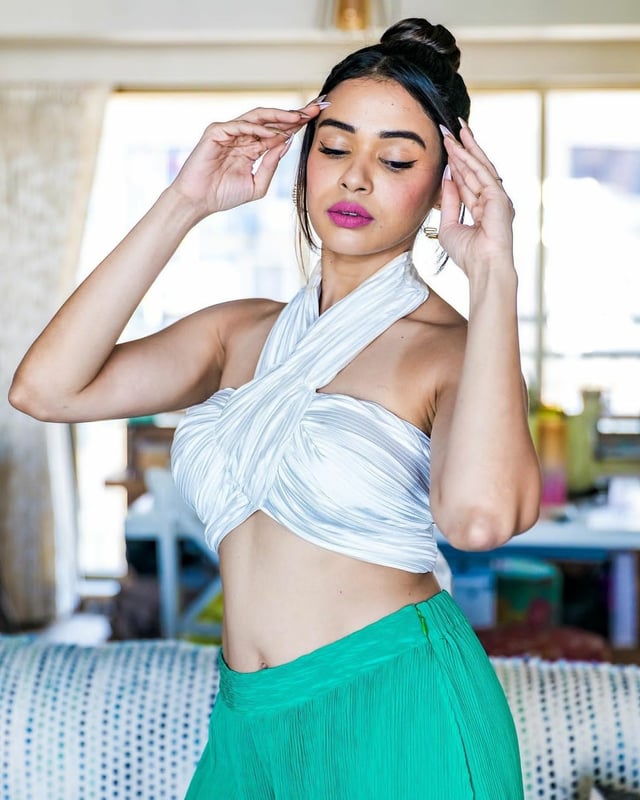 shalmali kholgade 5