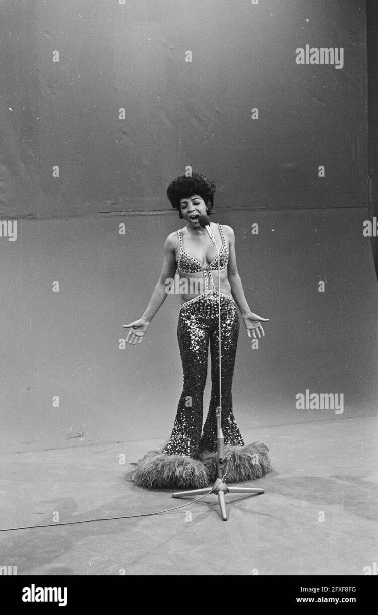 shirley bassey 9