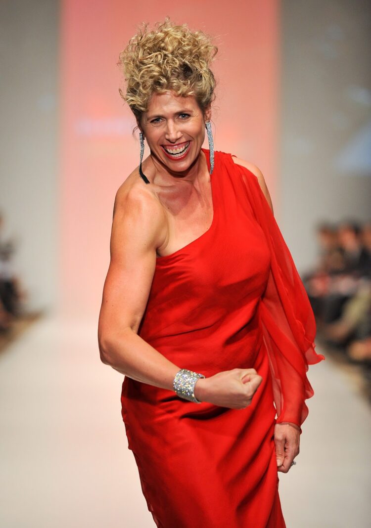 9 Hot Sexy Silken Laumann Bikini Pics