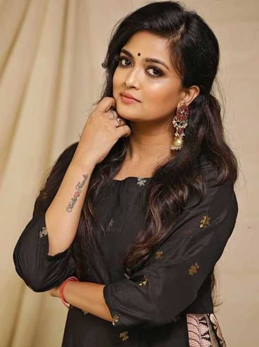 soundarya nandakumar 5