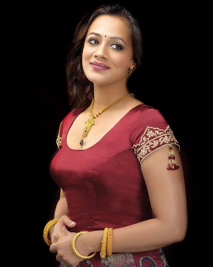 spruha joshi 8