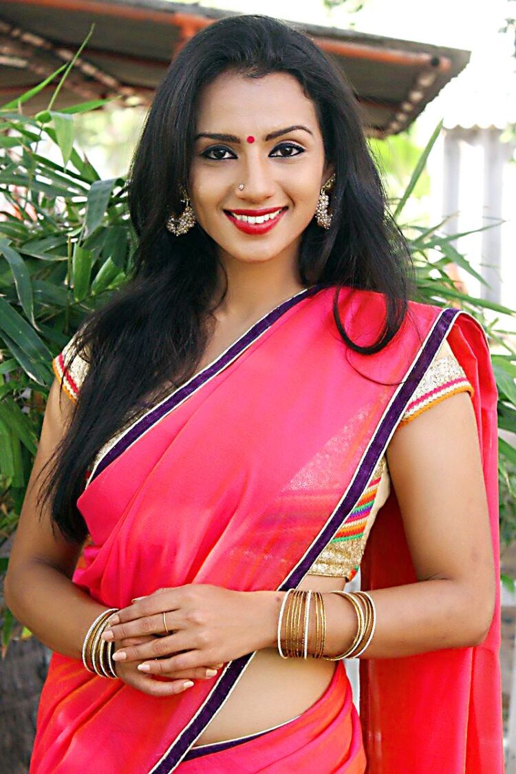 sruthi hariharan 6