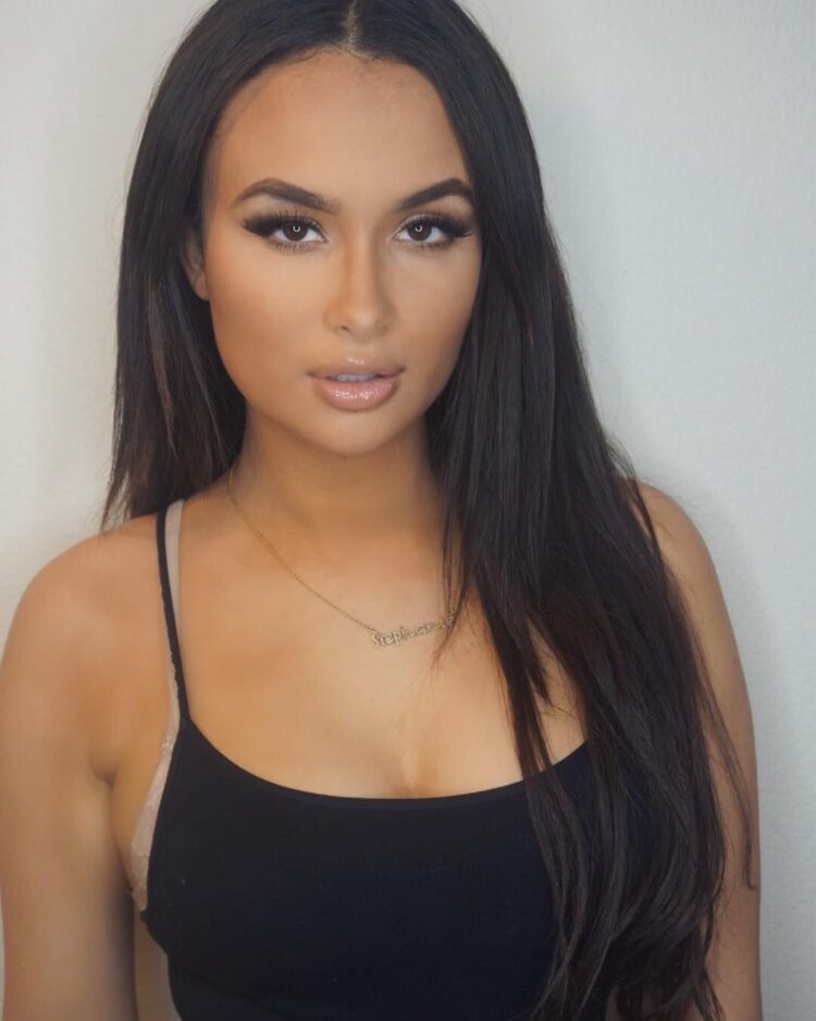 stephanie de souza 4