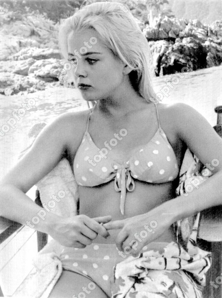 sue lyon 12