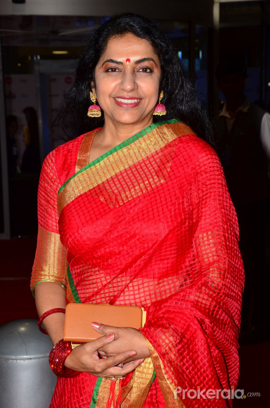 suhasini maniratnam 6