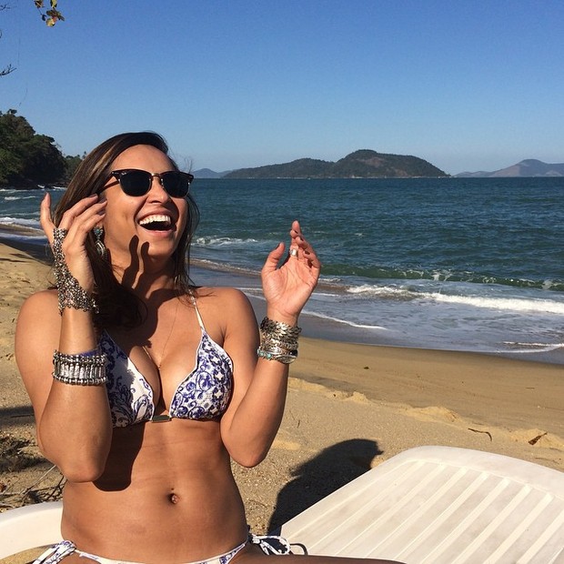 10 Hot Sexy Thaissa Carvalho Bikini Pics