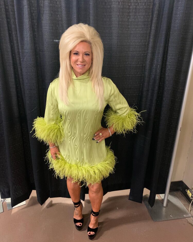 theresa caputo 5