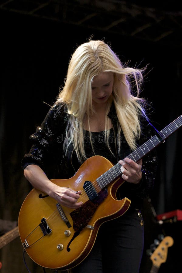 tina dico 6