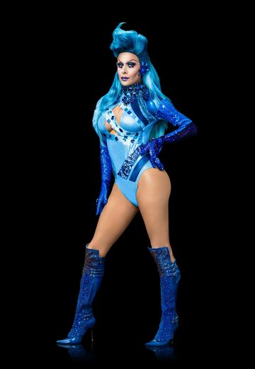 trinity taylor 6