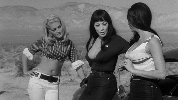 tura satana 9