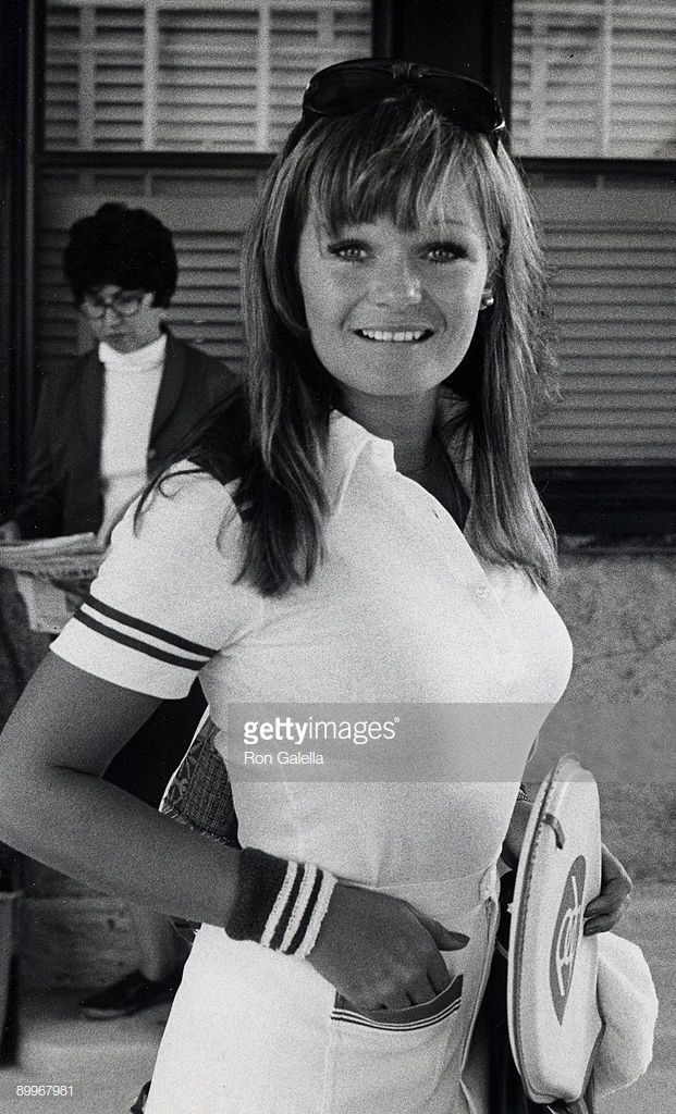 valerie perrine 4