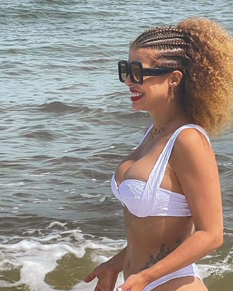 vanessa da mata 6