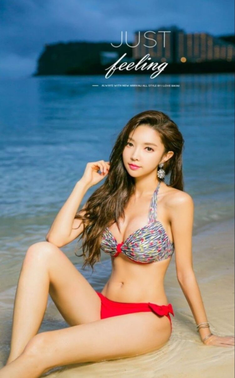 Hot Sexy Yeon Bikini Pics