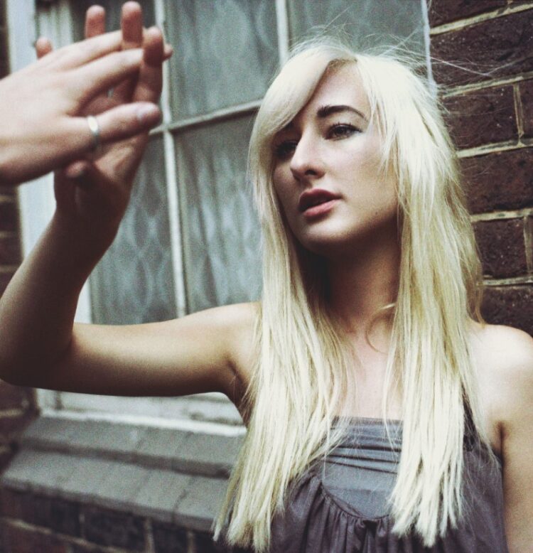 zola jesus 2