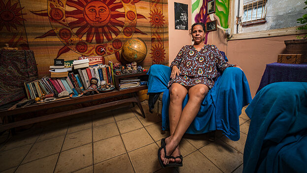 adriana cubas feet 4