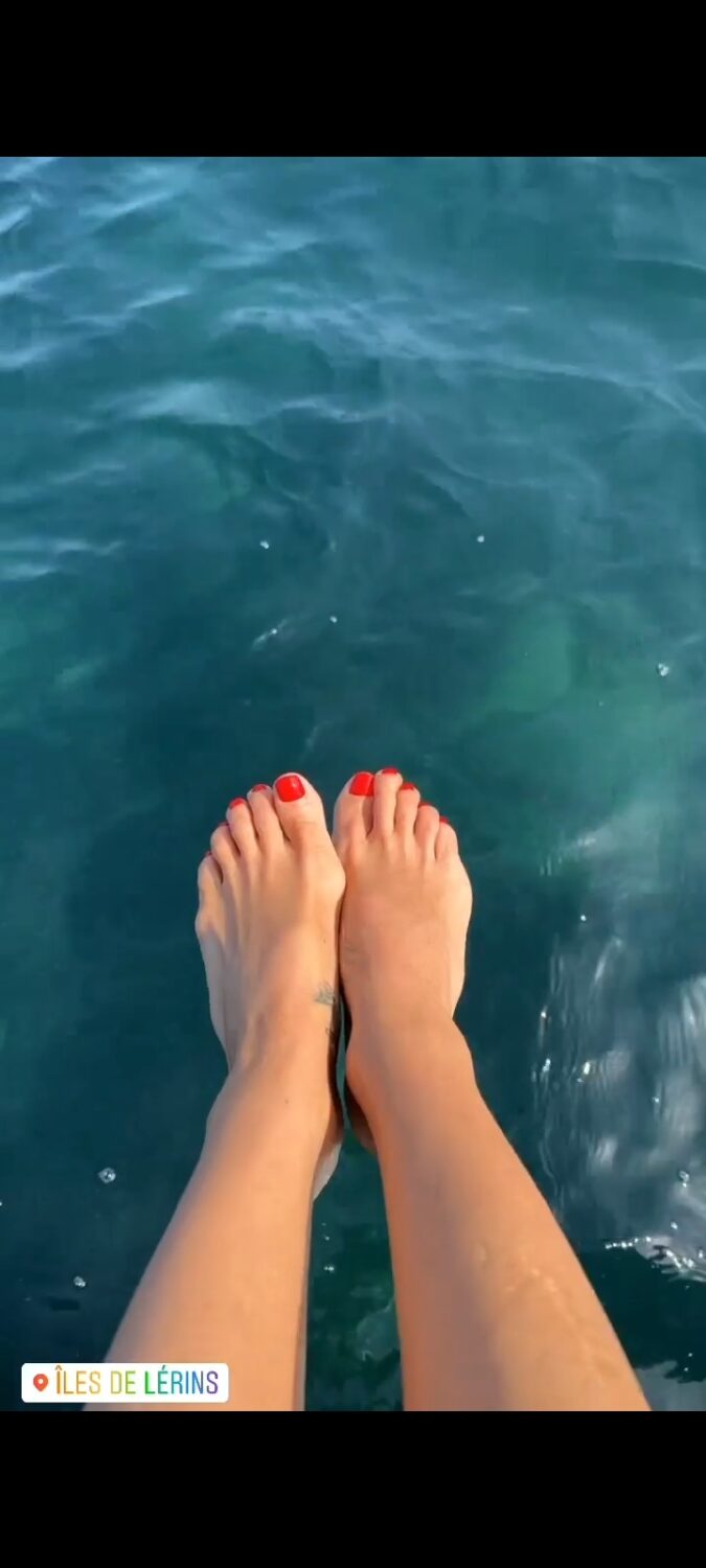 alessandra sublet feet 3