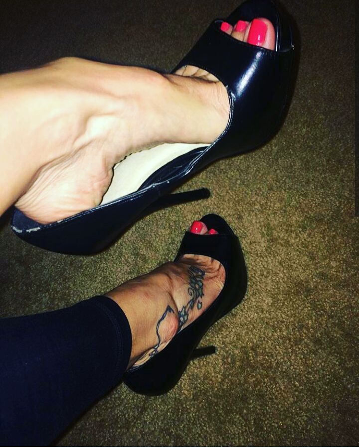 alex love feet 6