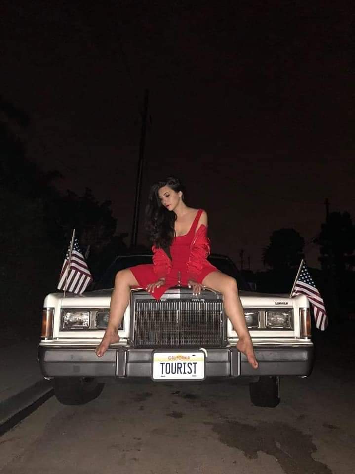 alex winston feet 3