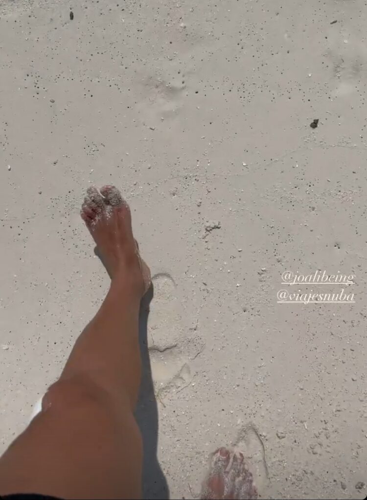 alexandra gonzalez feet 4