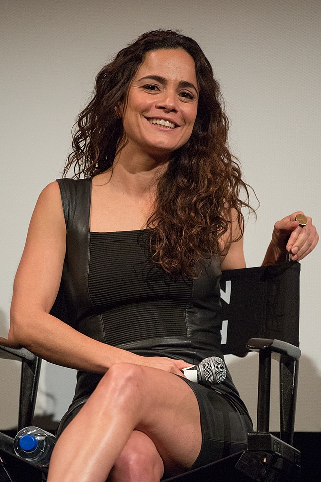 alice braga feet 5