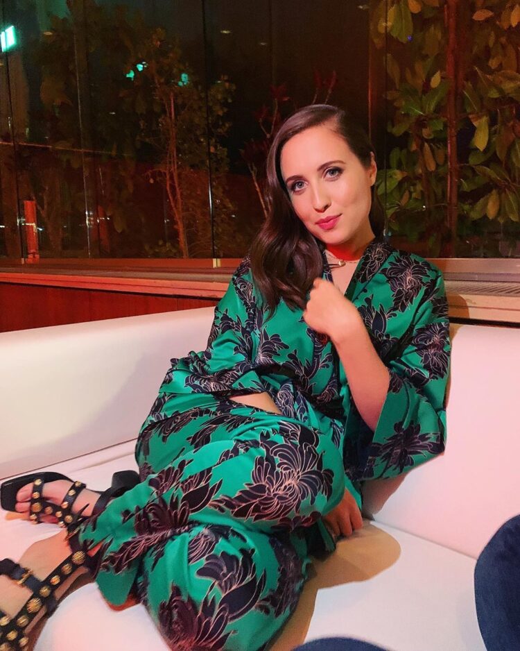 alice merton feet 1