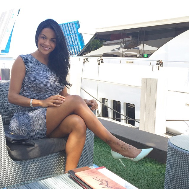 aline bernardes feet 2