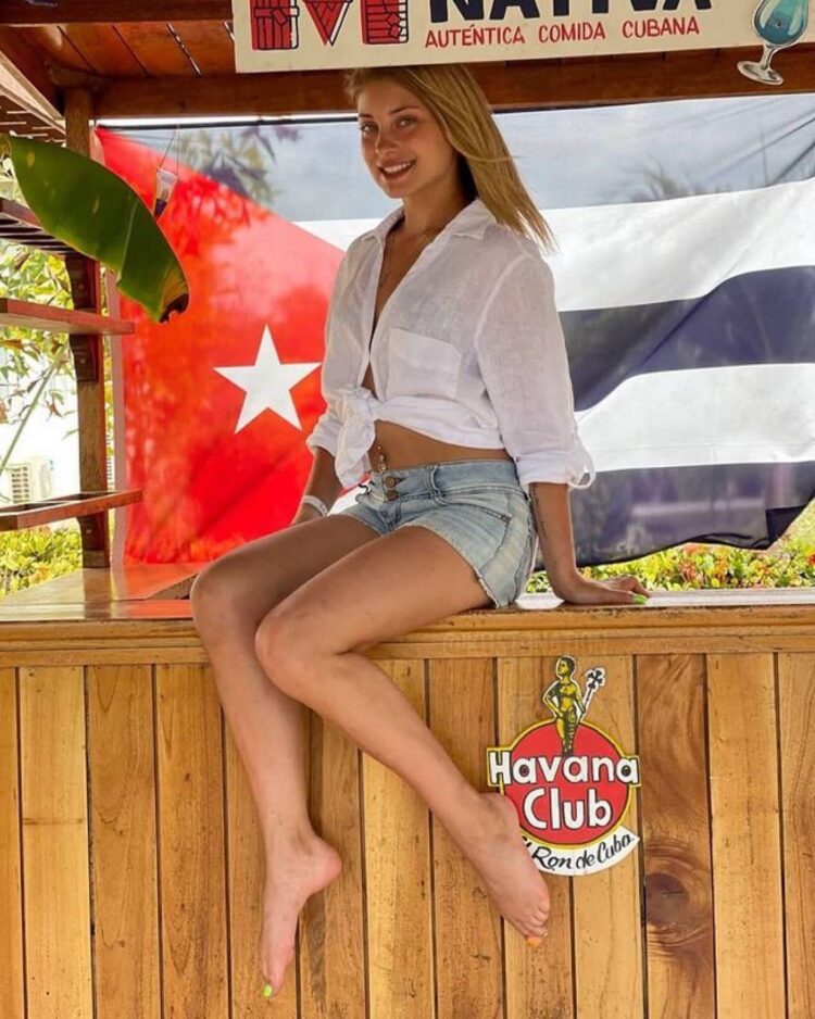 aliona kostornaia feet