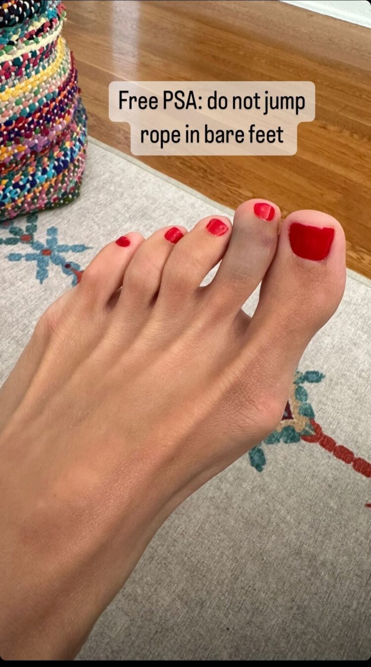 alison becker feet 1