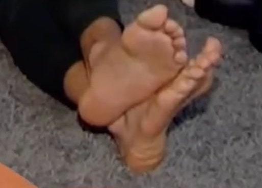 alison becker feet 2