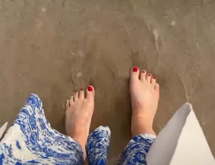 alison sweeney feet 2