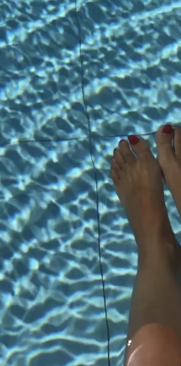 alissia benveniste feet 1