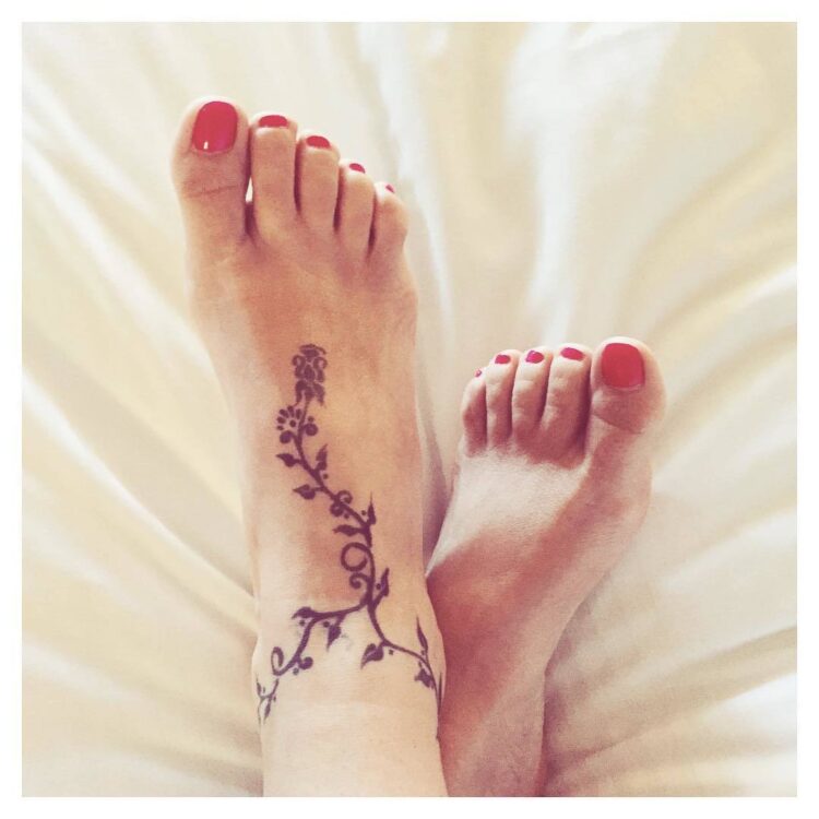 alli webb feet