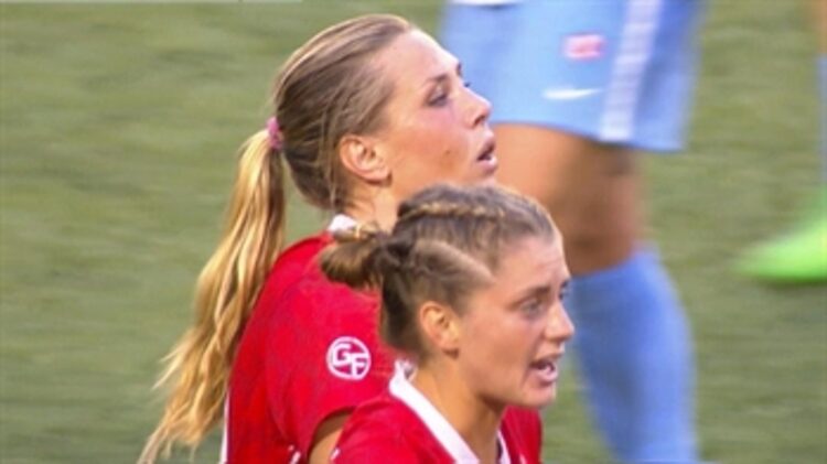 allie long feet 5