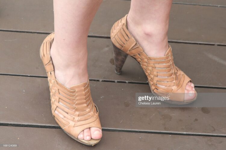 allison robertson feet 1