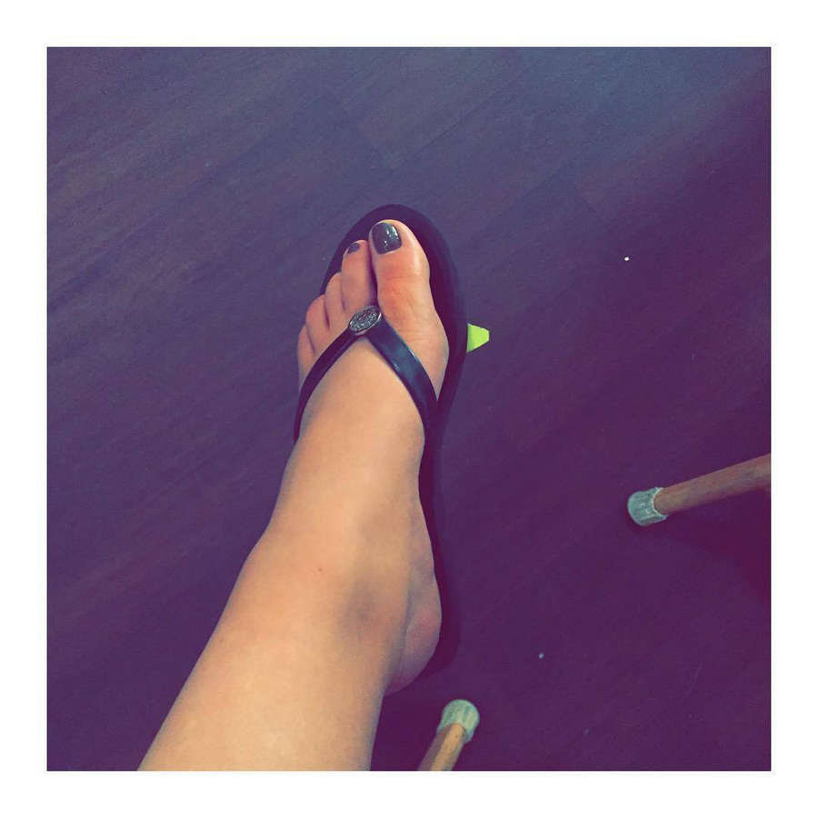 alyssa gabrielle rodriguez feet 5