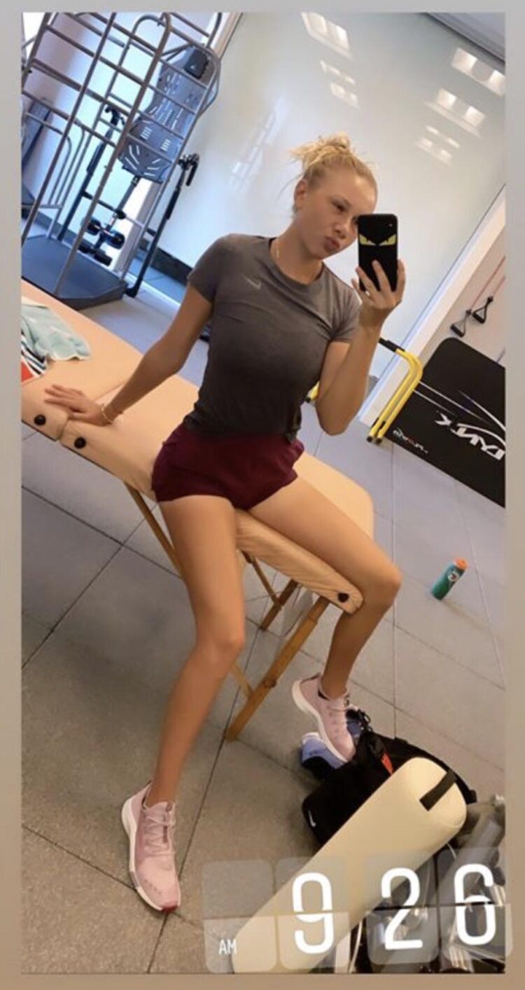 amanda anisimova feet 3