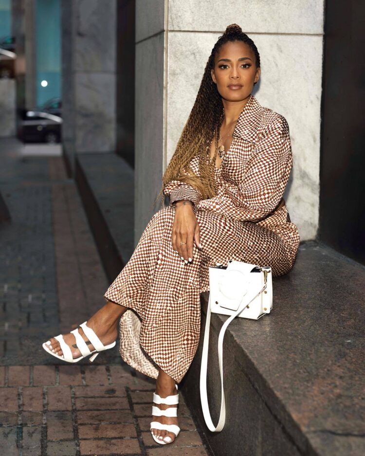 amanda seales feet